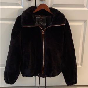 Lucky Brand Woman’s black faux fur jacket